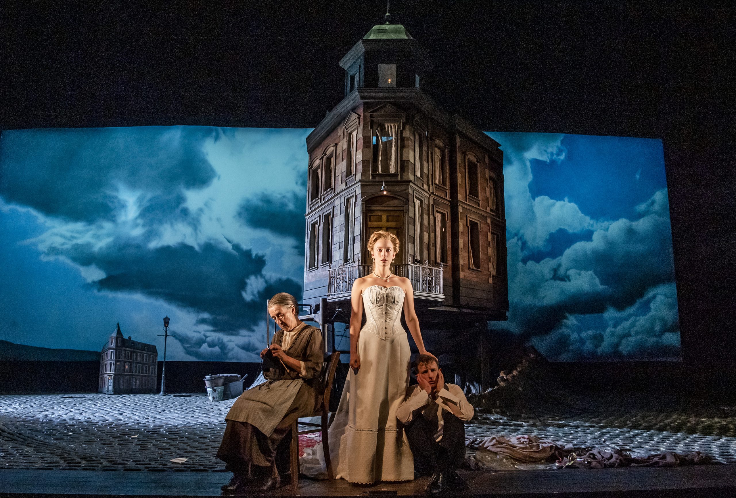 An Inspector Calls - Curve Theatre, Leicester